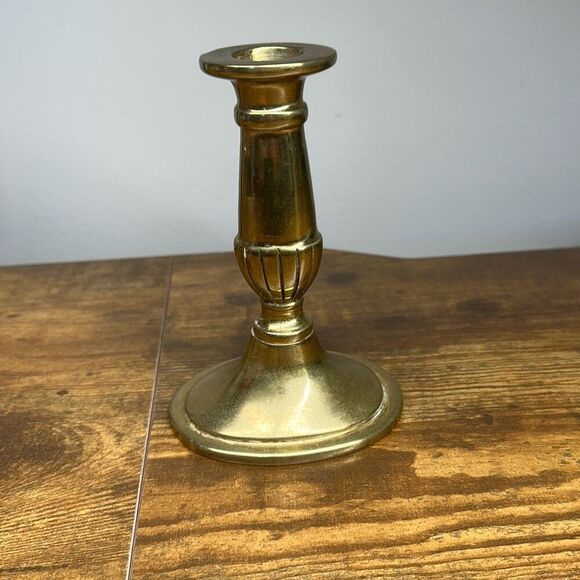 Virginia Metalcrafters Colonial Williamsburg CW 16-20 Raleigh Solid Brass Candle - Picture 5 of 10